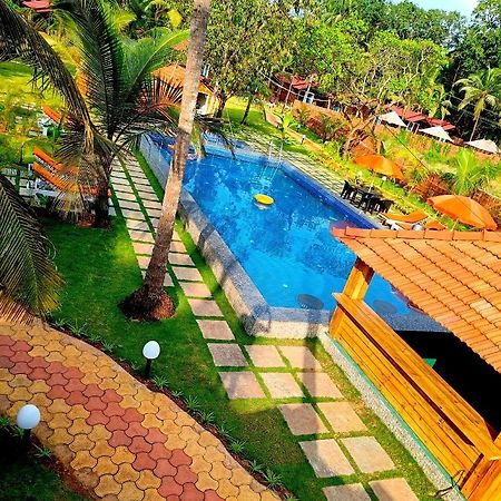 Coco Teros Resort Mandrem Bagian luar foto