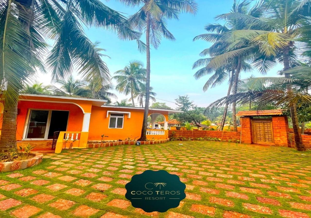 Coco Teros Resort Mandrem Bagian luar foto
