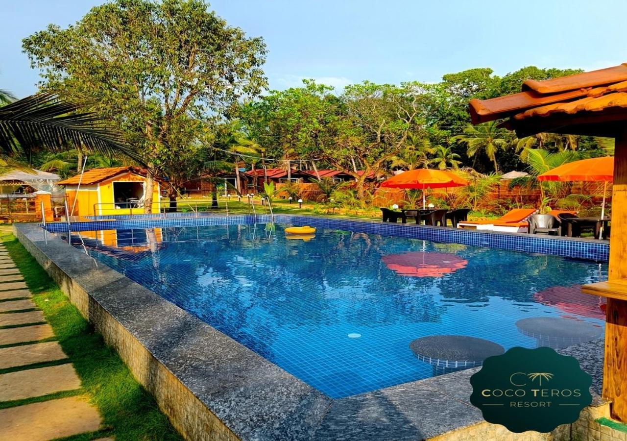 Coco Teros Resort Mandrem Bagian luar foto