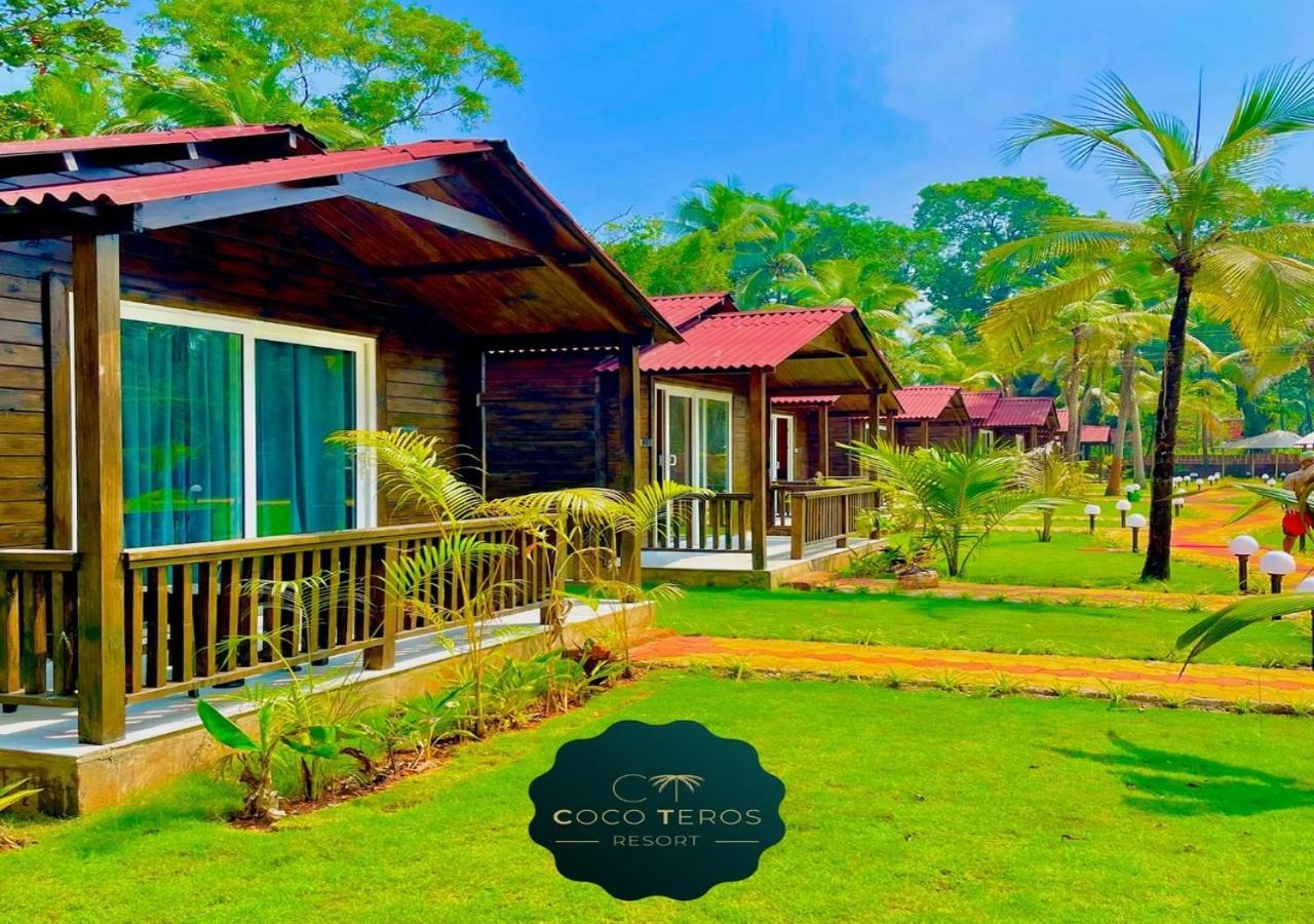 Coco Teros Resort Mandrem Bagian luar foto