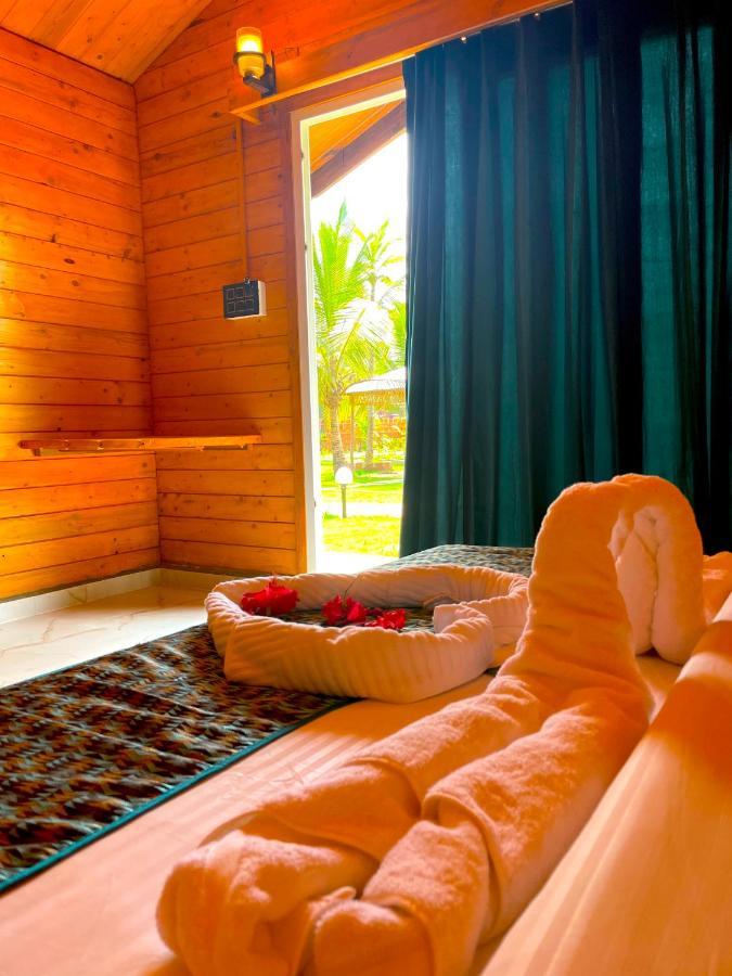 Coco Teros Resort Mandrem Bagian luar foto