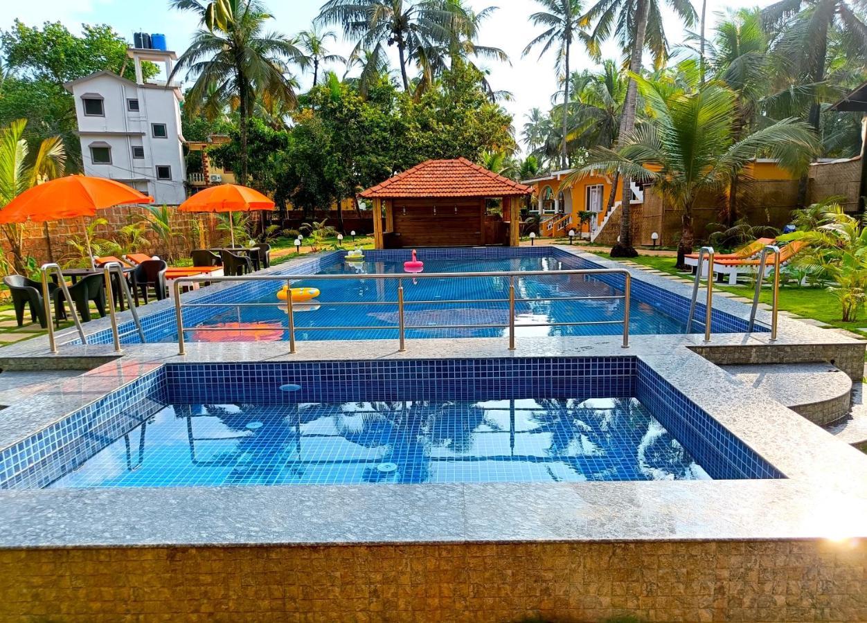 Coco Teros Resort Mandrem Bagian luar foto
