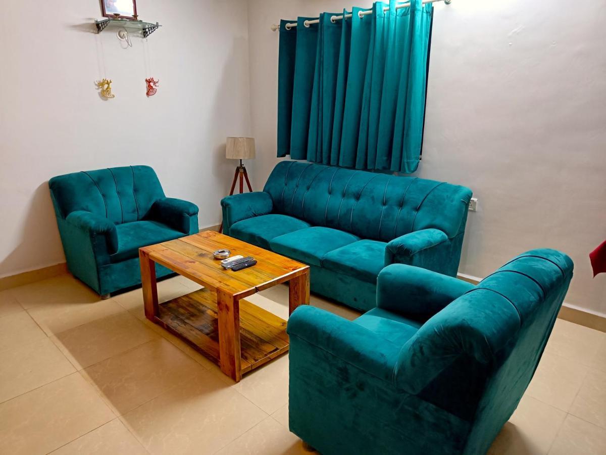 Coco Teros Resort Mandrem Bagian luar foto
