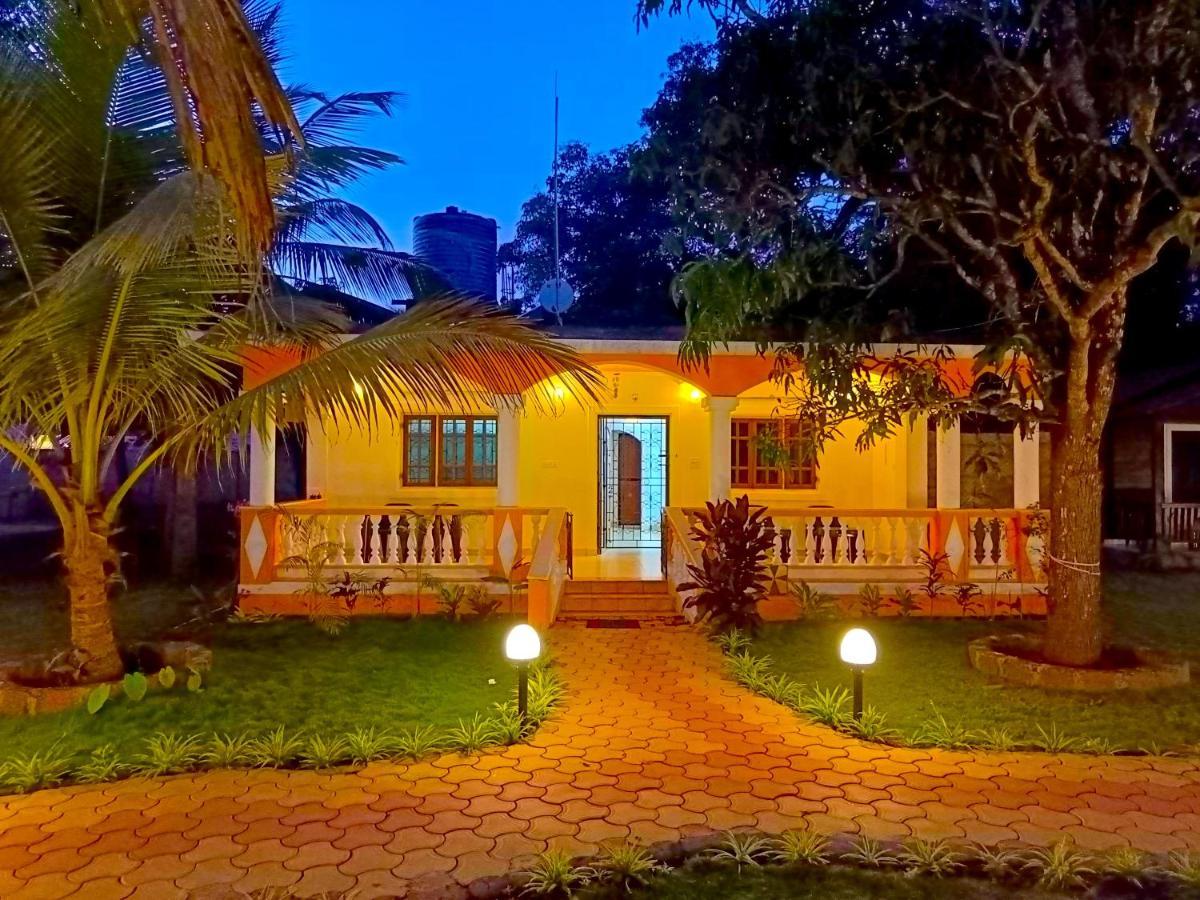 Coco Teros Resort Mandrem Bagian luar foto